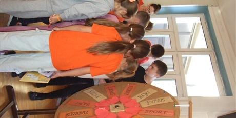 Powiększ grafikę: dzien-tumbo-dzien-solidarnosci-z-dziecmi-i-mlodzieza-po-stracie-bliskiej-osoby-658785.jpg