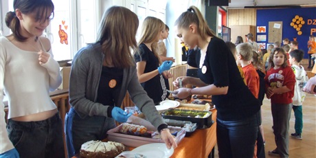 Powiększ grafikę: dzien-tumbo-dzien-solidarnosci-z-dziecmi-i-mlodzieza-po-stracie-bliskiej-osoby-658786.jpg