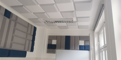 Powiększ grafikę: Sala lekcyjna