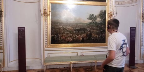 Powiększ grafikę: uczeń i obrazy Canaletta